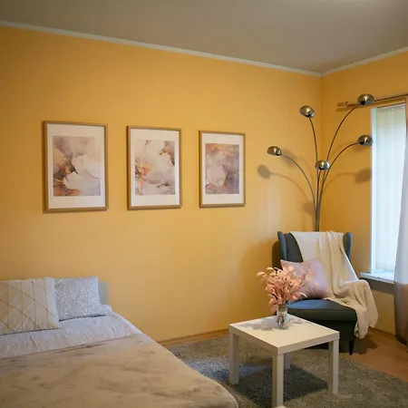 Center Of Apartments, Bus Station 1min, Airport 5 Min *