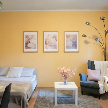 公寓 Center Of Apartments, Bus Station 1min, Airport 5 Min