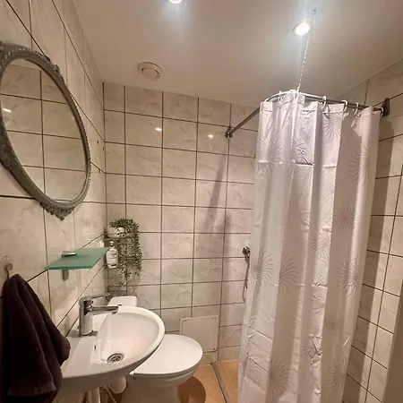 Center Of Apartments, Bus Station 1min, Airport 5 Min