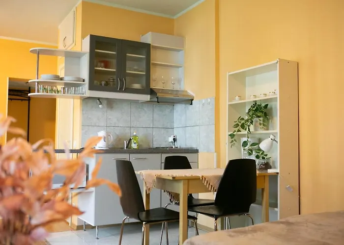 Center Of Apartments, Bus Station 1min, Airport 5 Min *