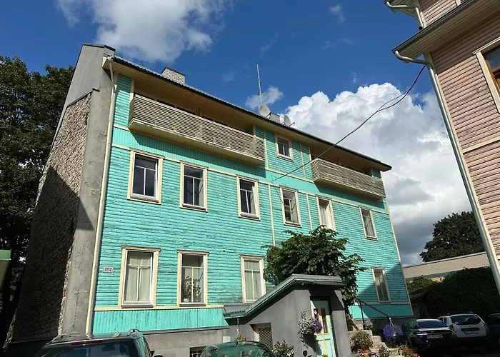 Center Of Apartments, Bus Station 1min, Airport 5 Min *