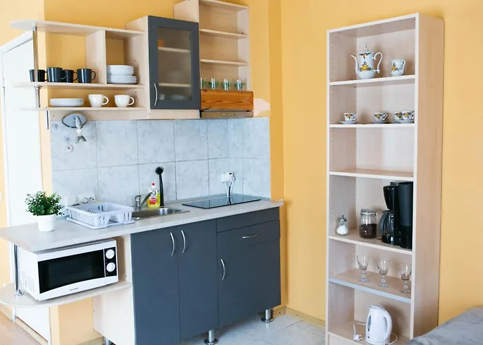 Center Of Apartments, Bus Station 1min, Airport 5 Min *